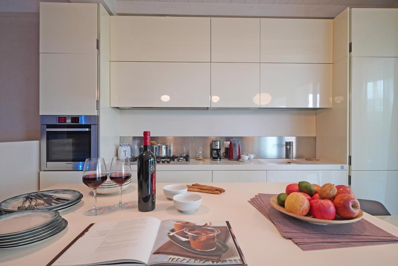 Giulia Luxury Apartment Sirmione Exterior photo