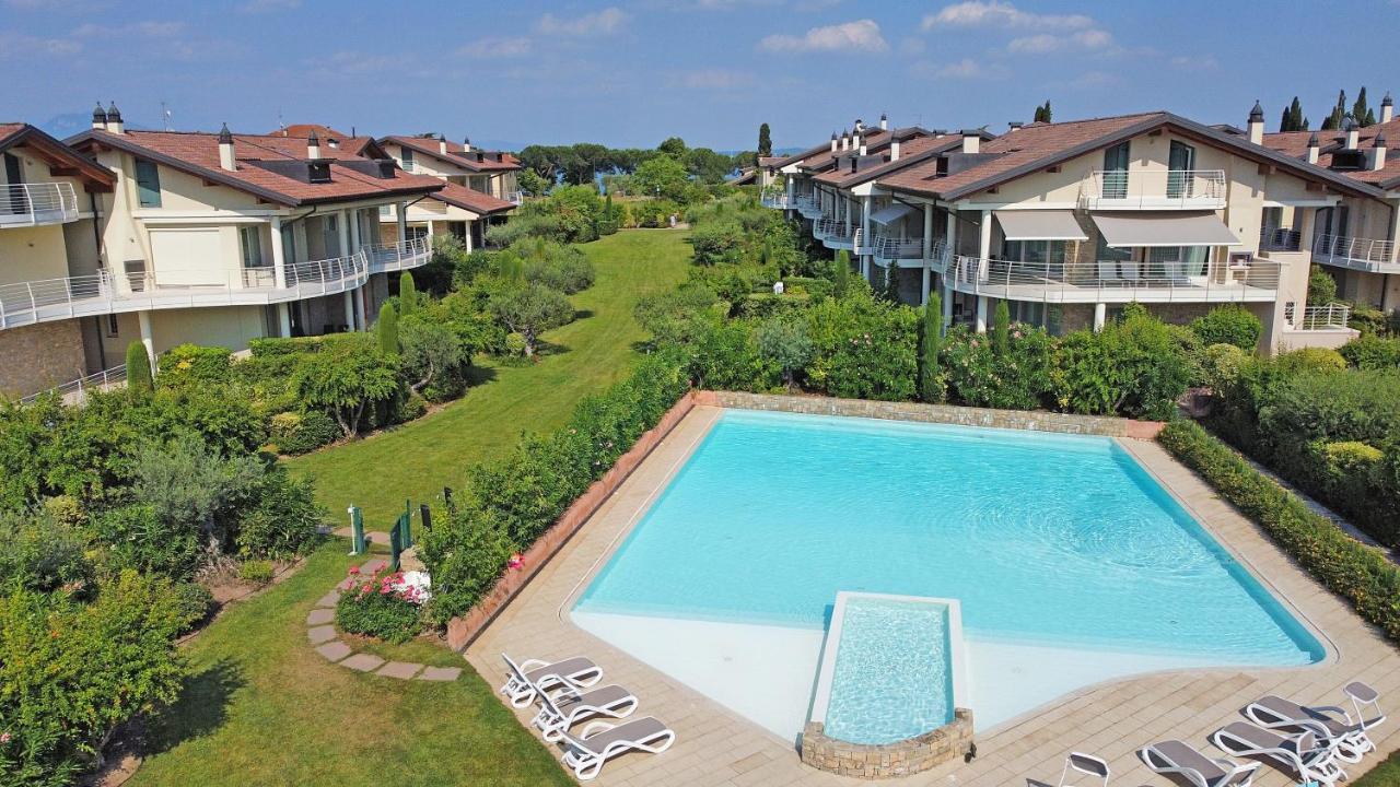Giulia Luxury Apartment Sirmione Exterior photo