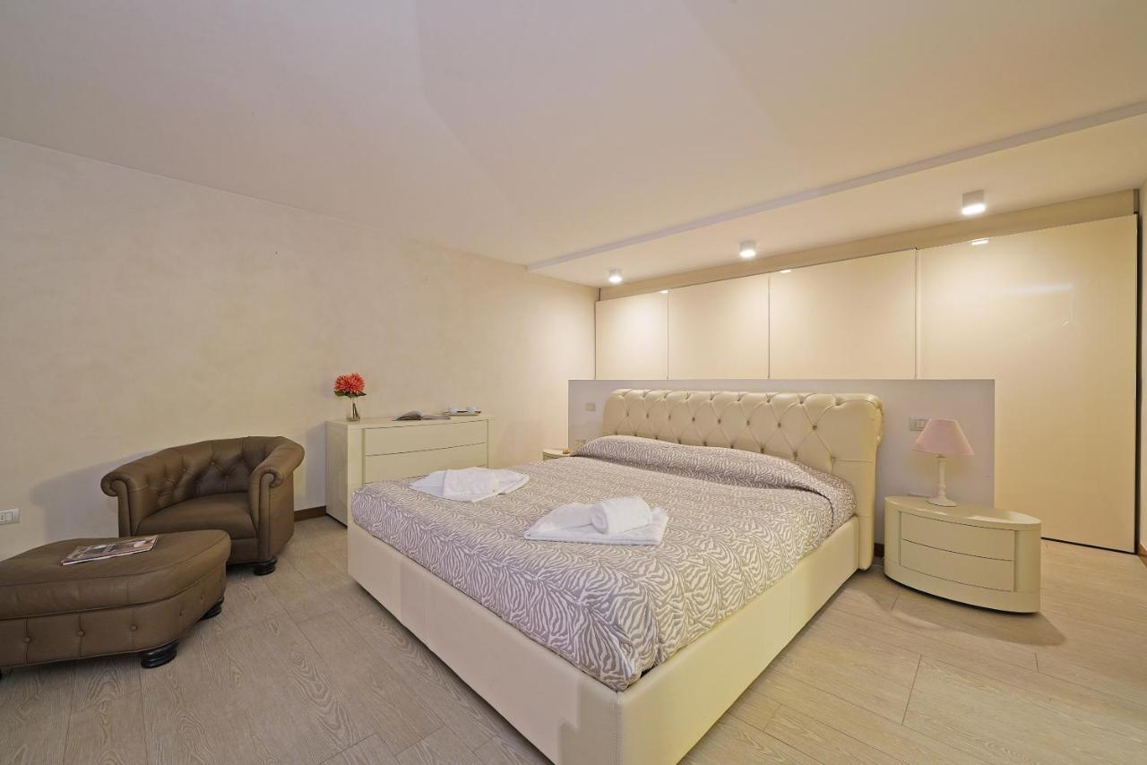Giulia Luxury Apartment Sirmione Exterior photo